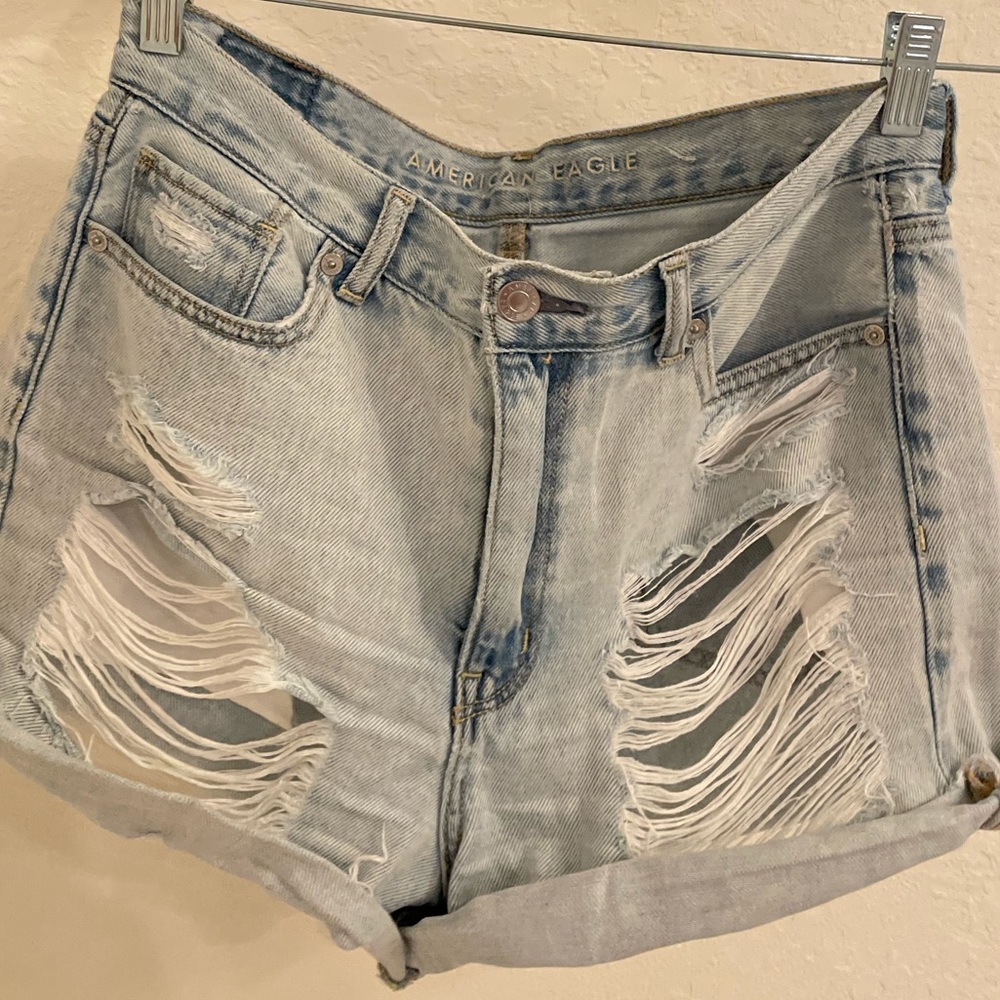 American Eagle - Light Wash, Mom Short